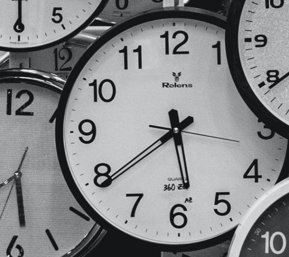 Photo d'horloges en noir et blanc